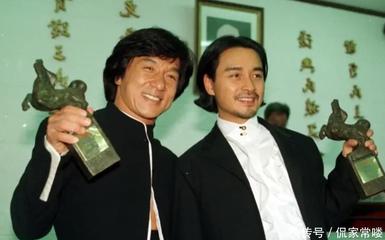 成龍劇組發(fā)飆:前面人把飯盛光了,一半人沒飯吃,我看著你們吃完